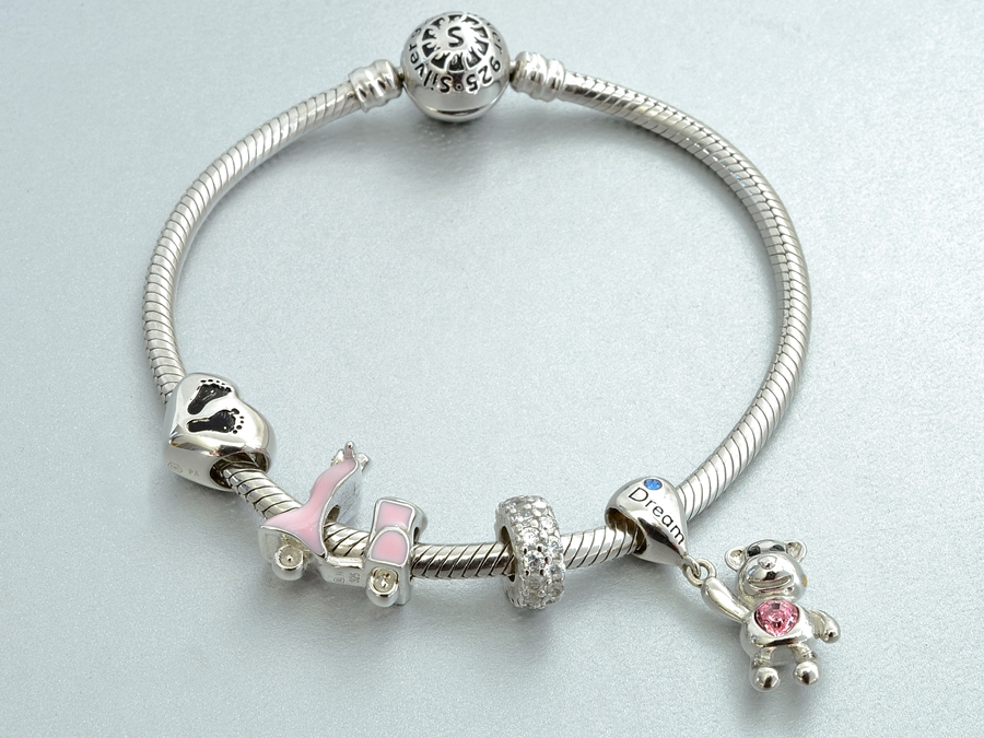 Korálky na náramky